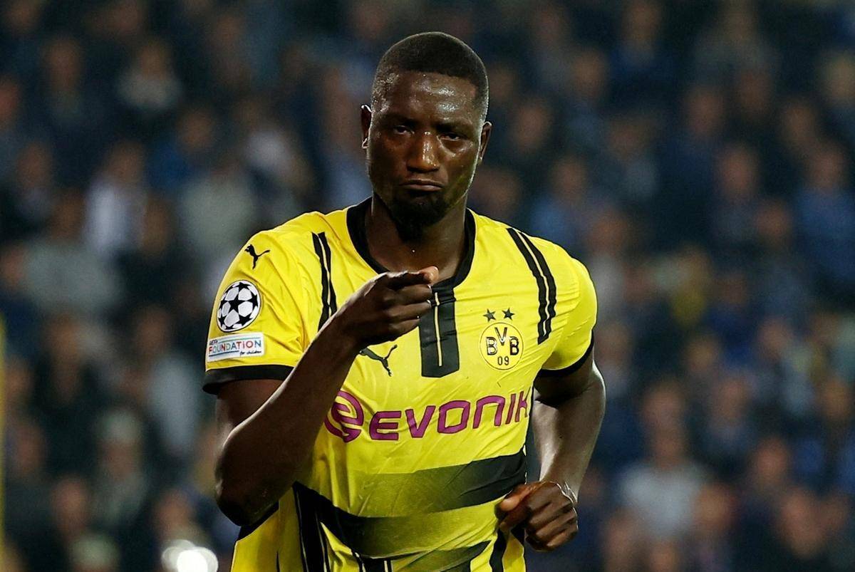 雷火电竞下载-多特淘汰曼联，欧冠路上秋风扫叶