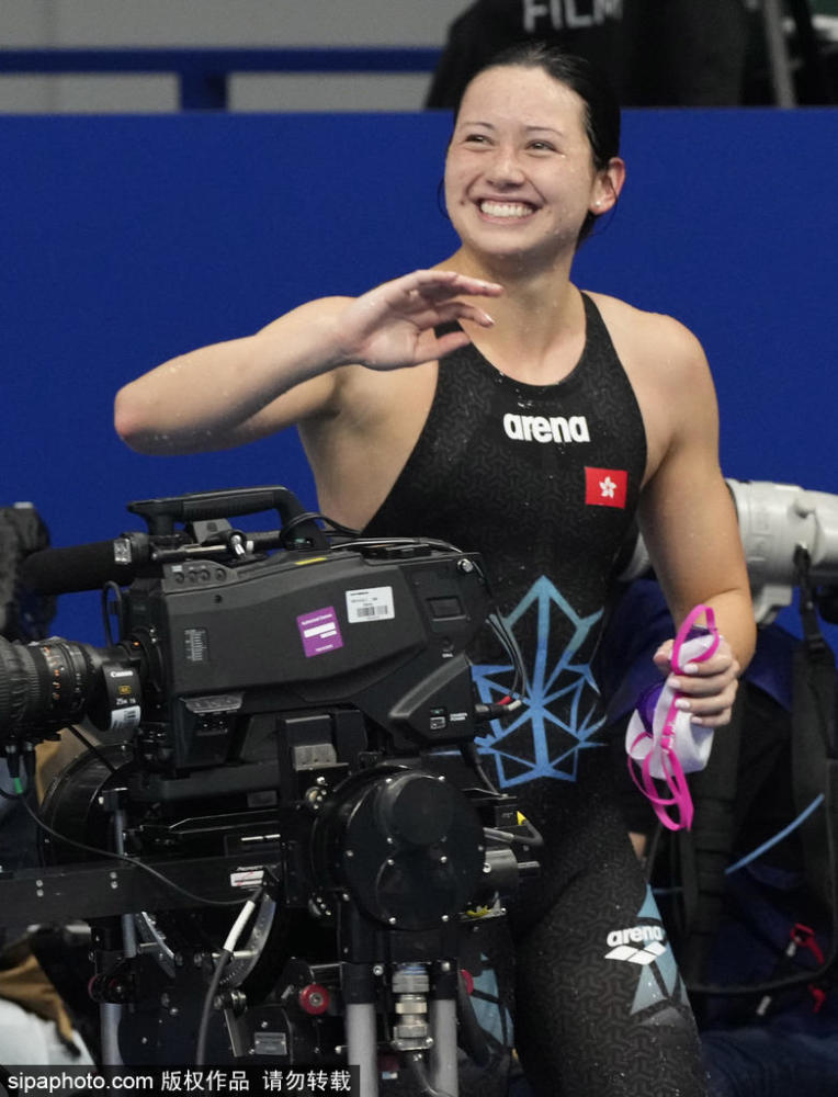 包含澳大利亚游泳名将再添一金，成绩稳定的词条