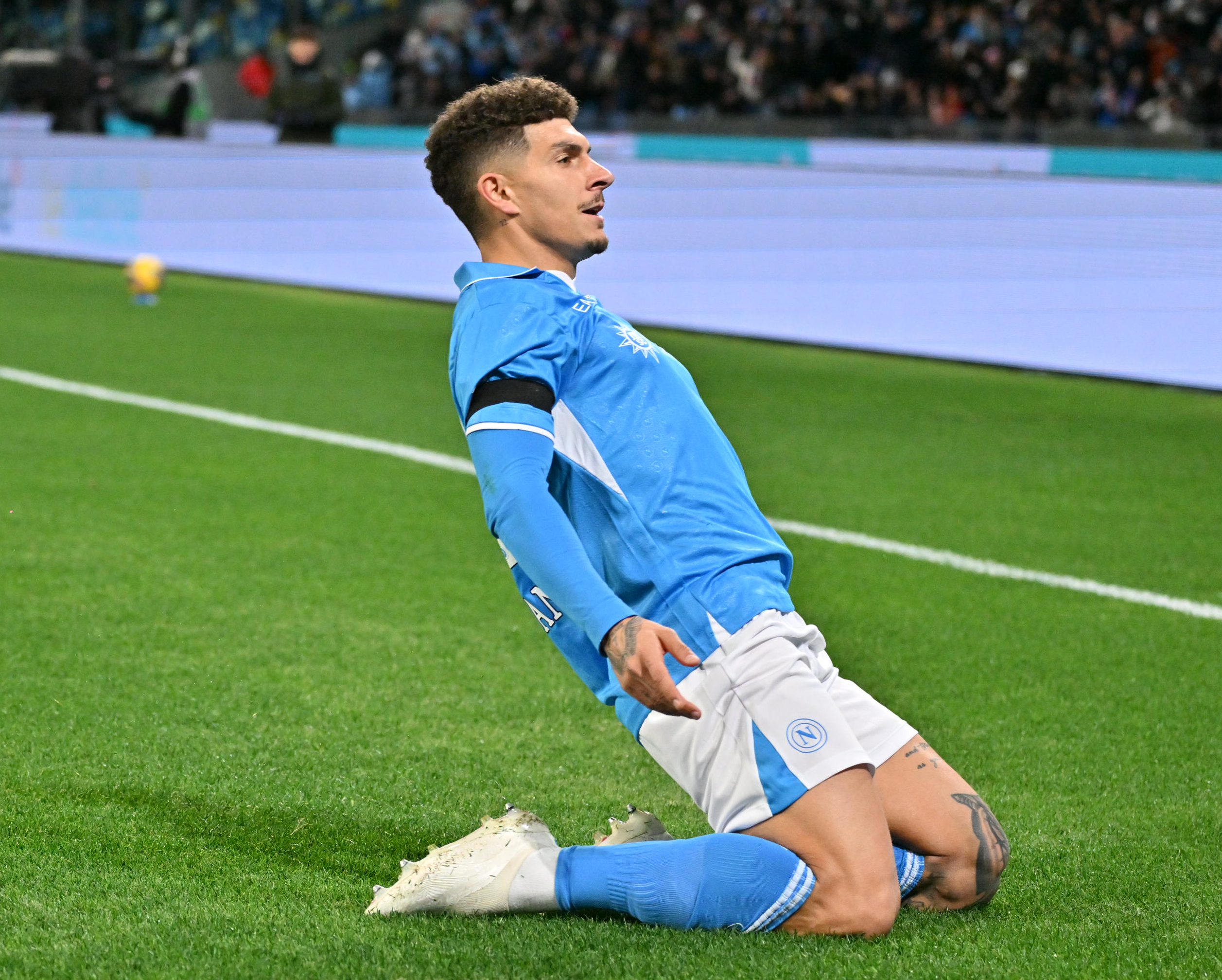 那不勒斯青年队在比赛中拼尽全力