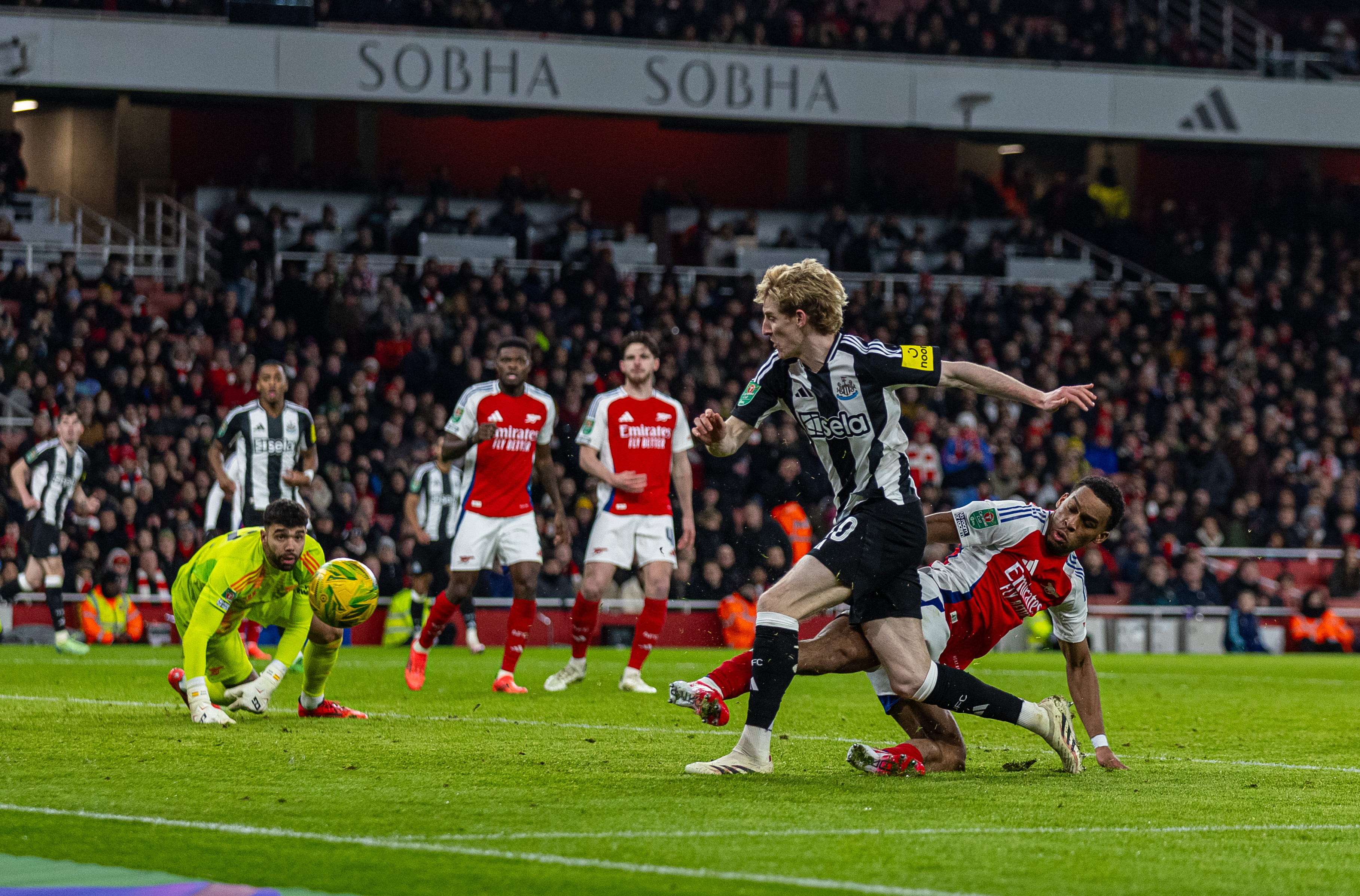 包含英格兰队前锋连续破门,引领球队前进的词条 包含英格兰队前锋连续破门,引领球队前进的词条