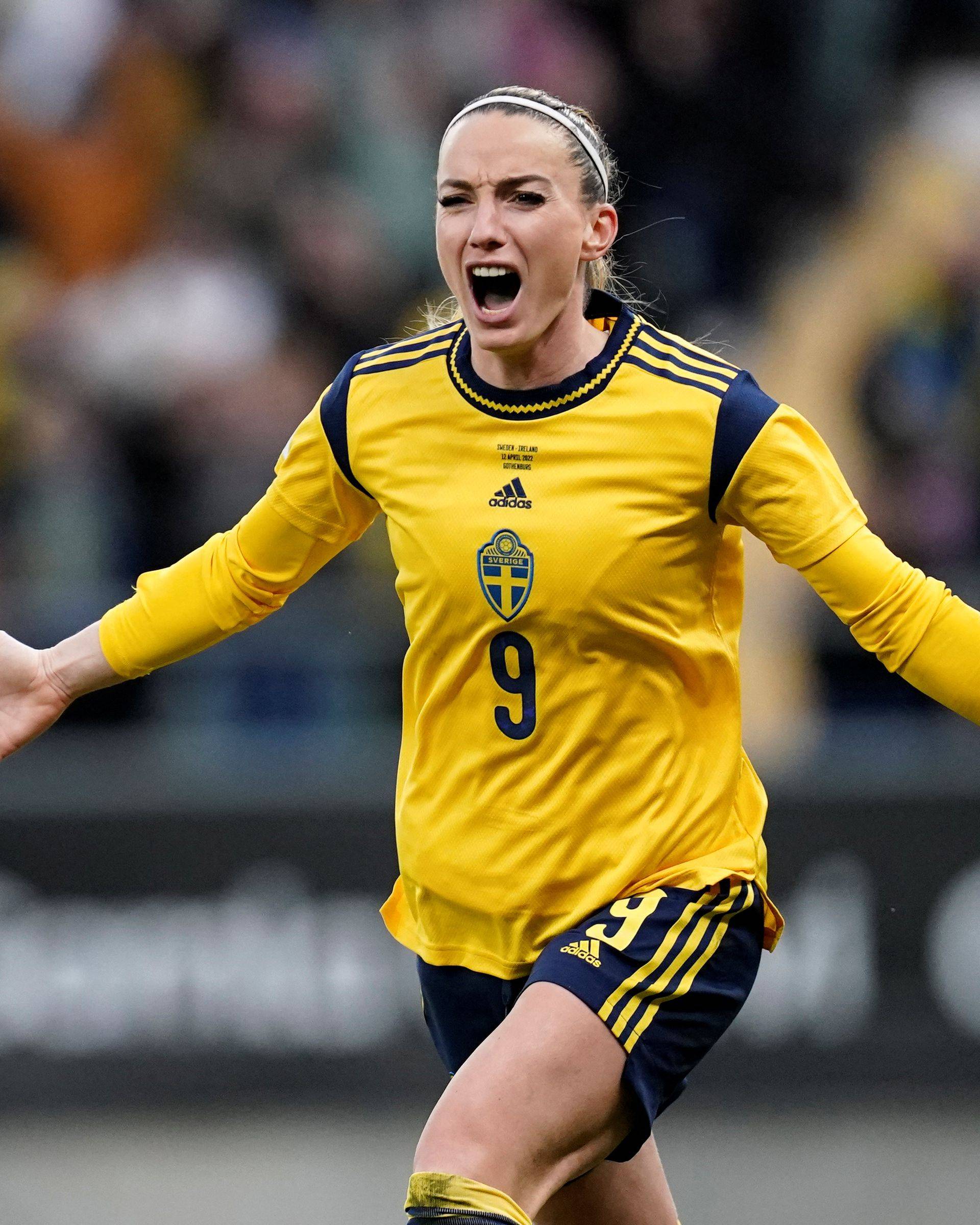 瑞典女足队在比赛中表现出色，击败对手