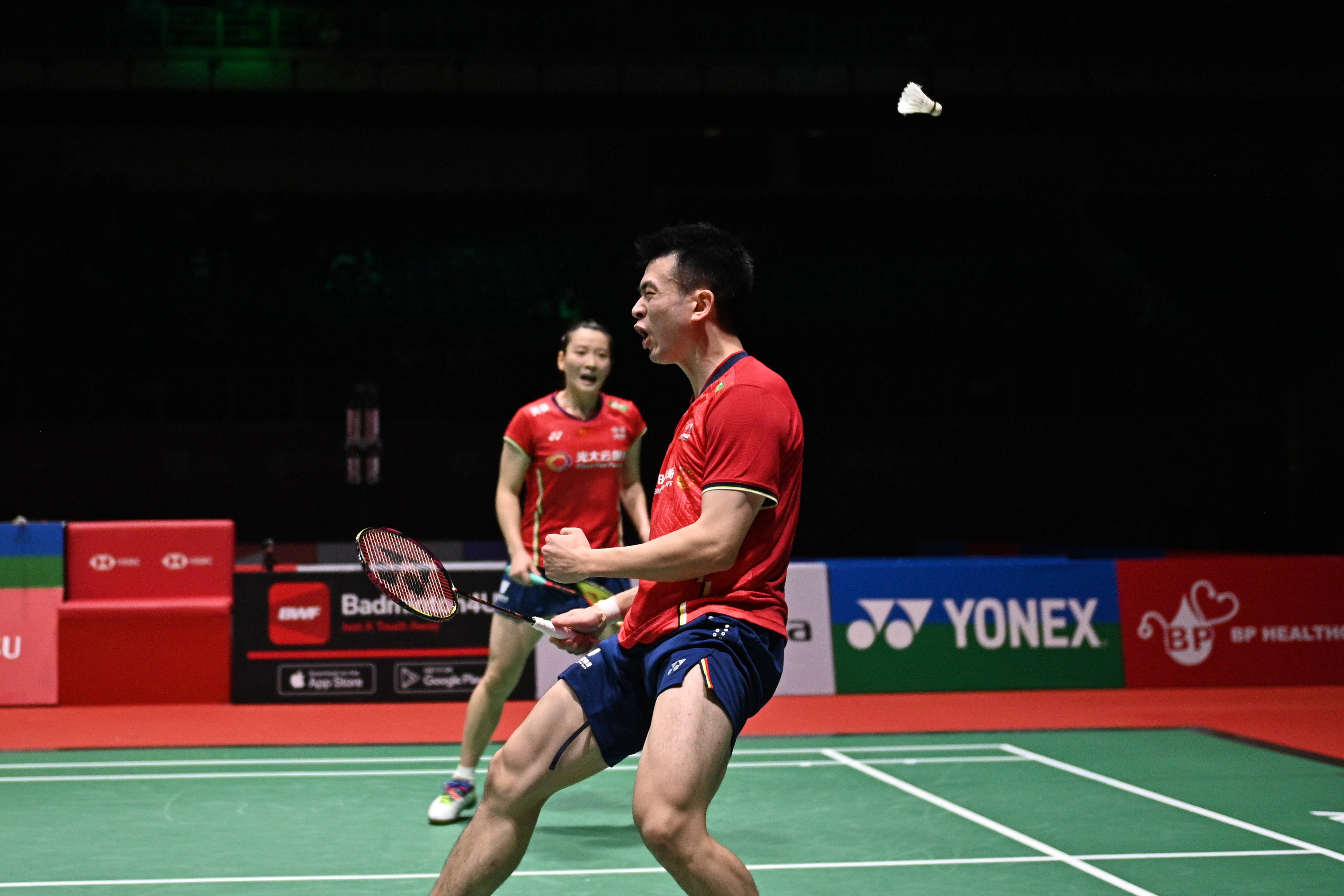 日本羽毛球队鏖战英格兰羽毛球队，马琳送出助攻的简单介绍