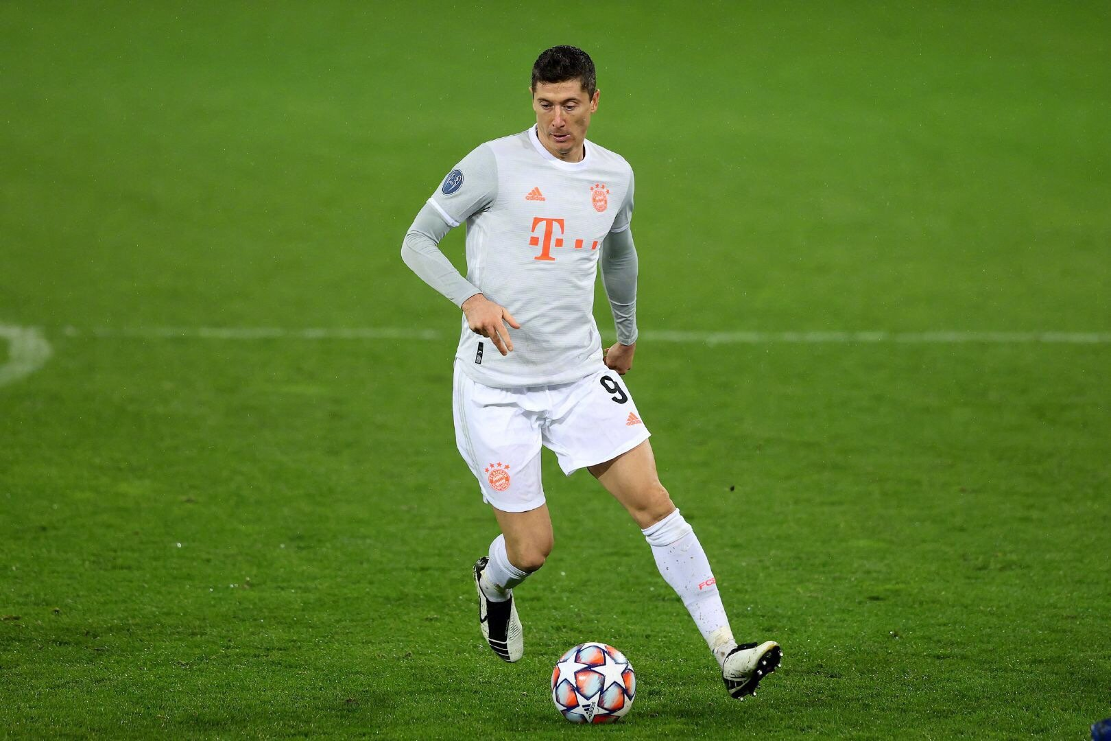 雷火电竞网址-关于后卫铁血护球门，扼杀对手反击机会的信息