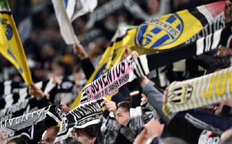 马德里双雄交手,激烈角逐震撼球迷的简单介绍 马德里双雄交手,激烈角逐震撼球迷的简单介绍