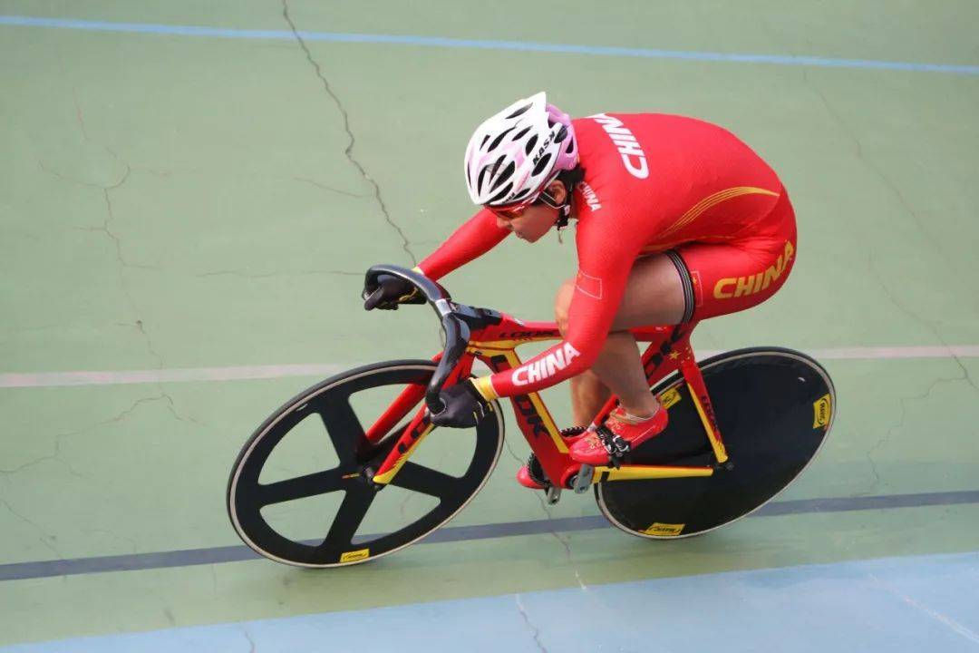 包含东京女子足球俱乐部队员斗志昂扬,决战蓄势待发的词条 包含东京女子足球俱乐部队员斗志昂扬,决战蓄势待发的词条