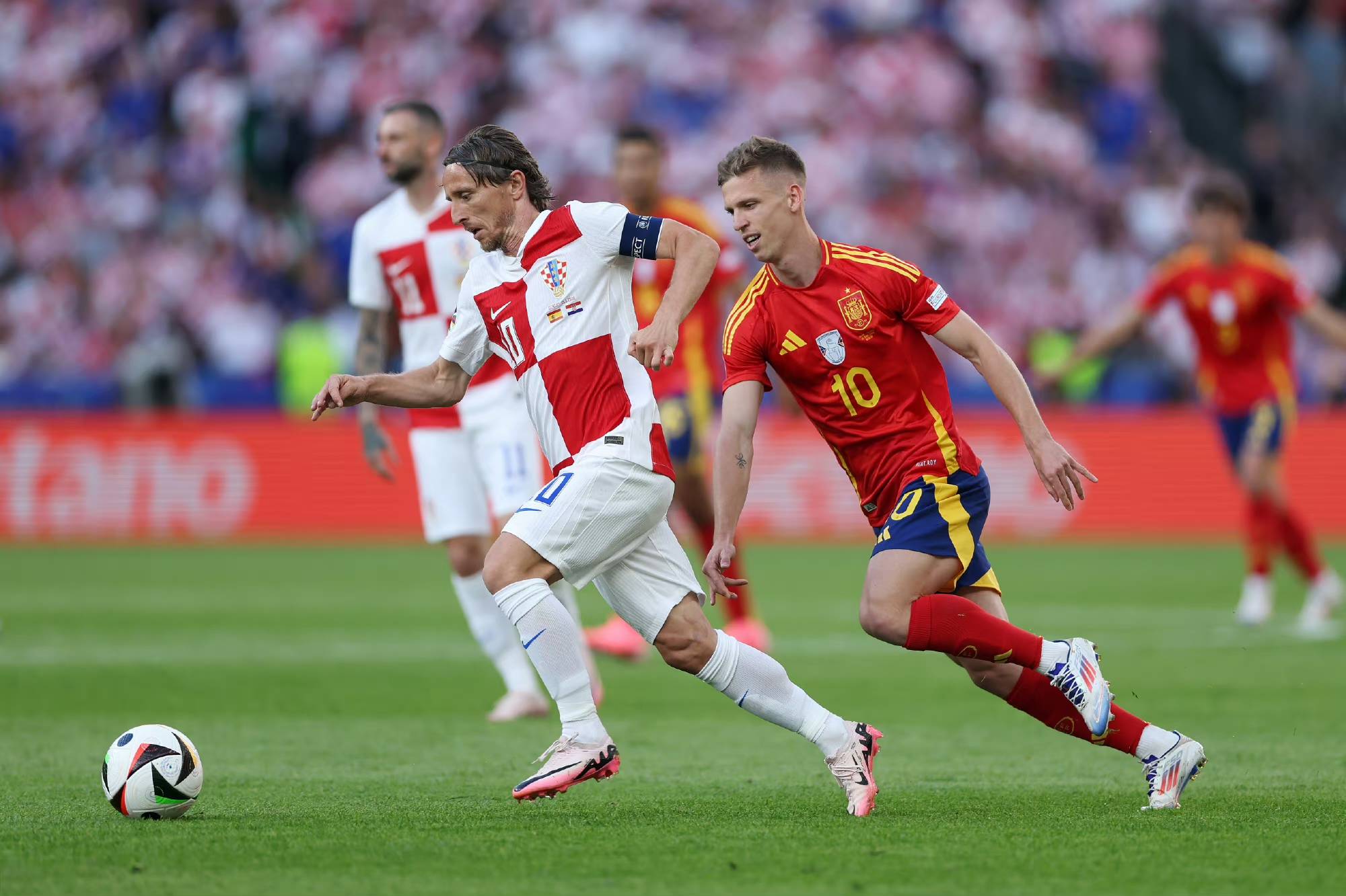 克罗地亚球员在欧洲大杯大放异彩