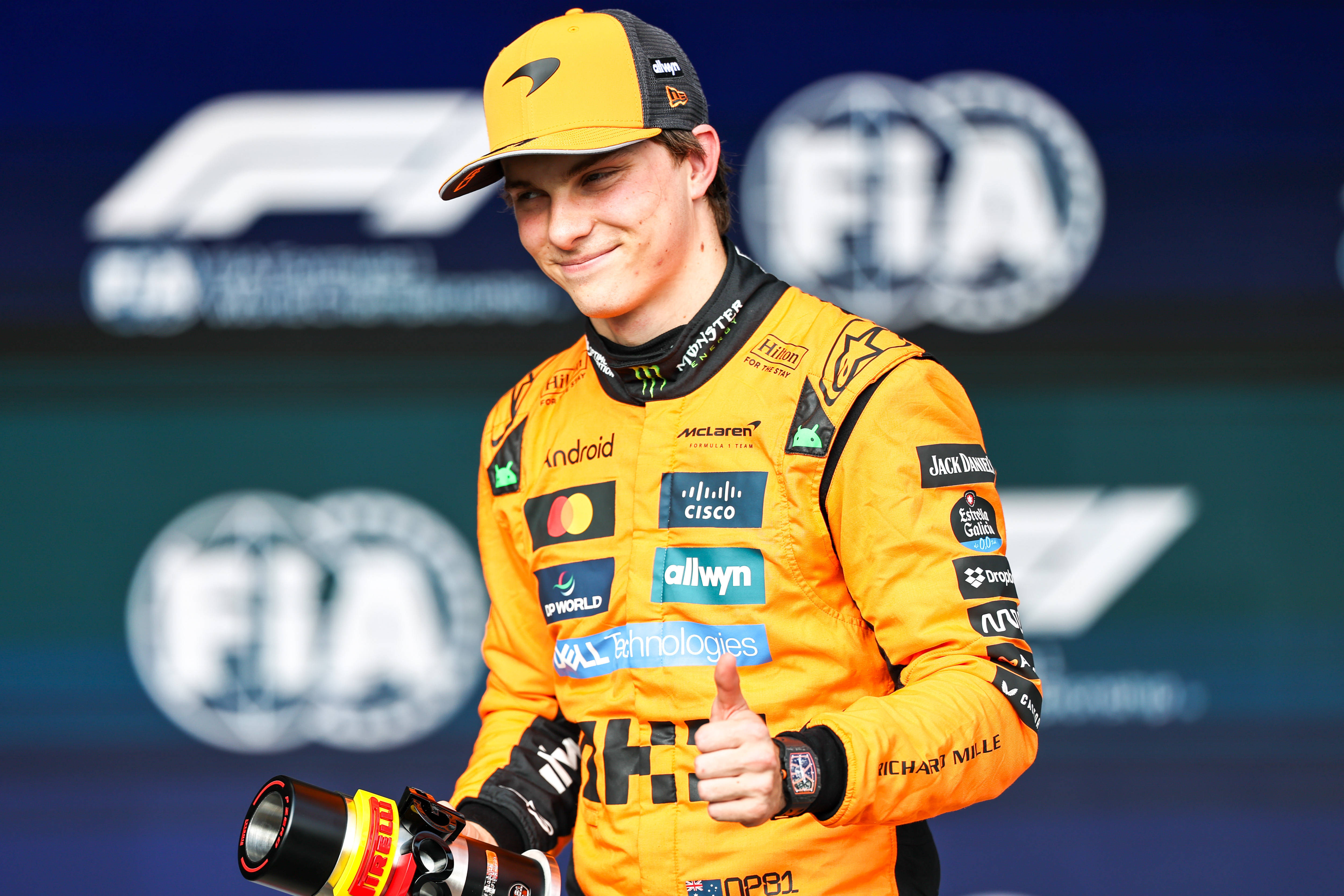 阿斯顿马丁横扫索伯车队，皮亚斯特里扛起全队