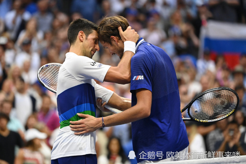 雷火电竞下载-法网翻盘戴维斯杯，梅德韦杰夫扛起全队
