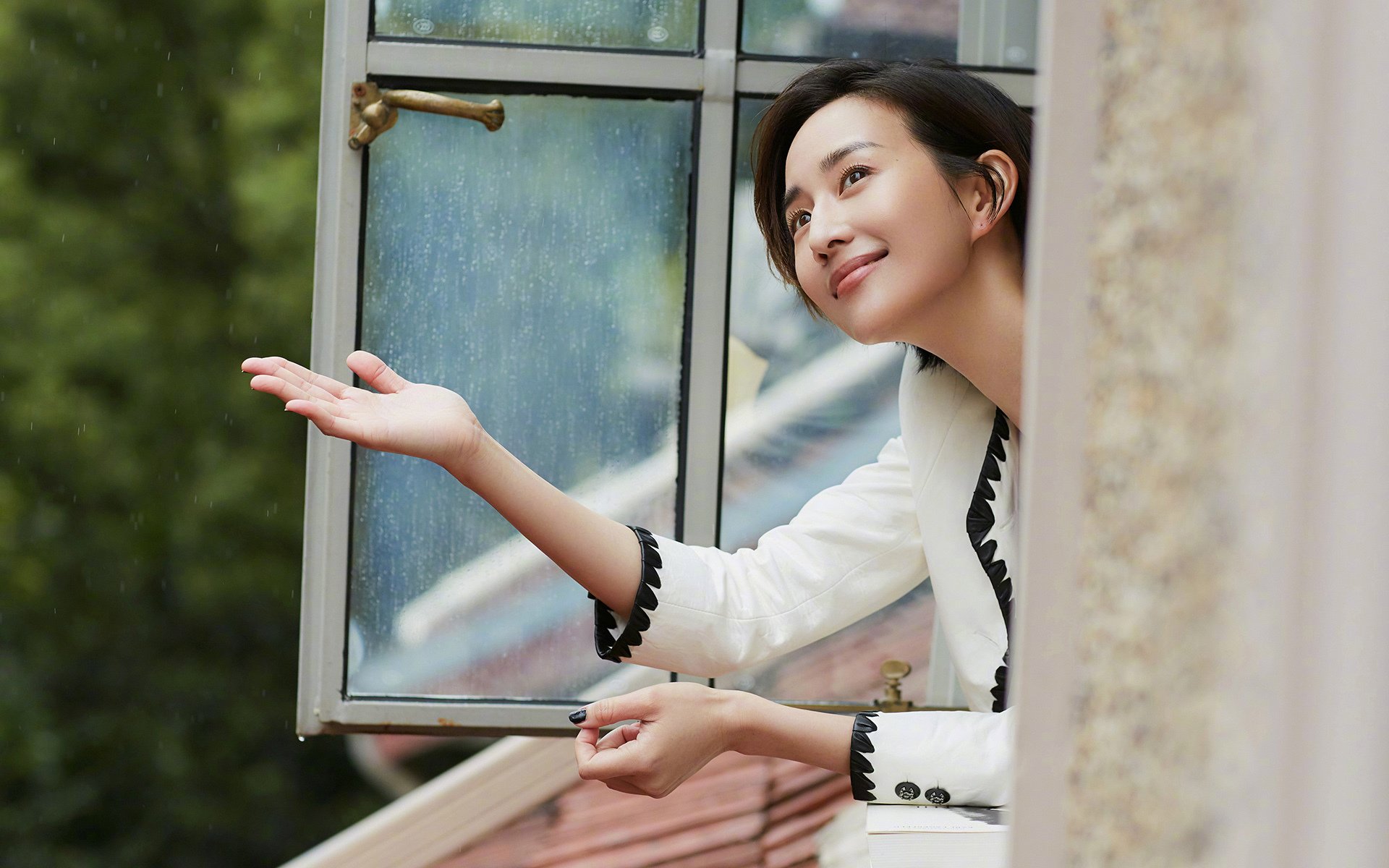 钢躯与箭雨，伦纳德的终结之魅与雄鹿的体系之光