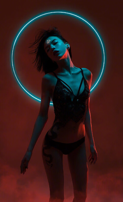 雷火电竞-你提供的组合非常有意思—它包含了一个明显的冲突（孙兴慜是韩国球员）这恰恰是创作的绝佳起点。我们可以将它构建成一个富有戏剧性和话题性的虚构故事